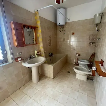 Casa Vacanza O Se Giorno Per Lavoro בית נופש מליטו די פורטו סאלבו